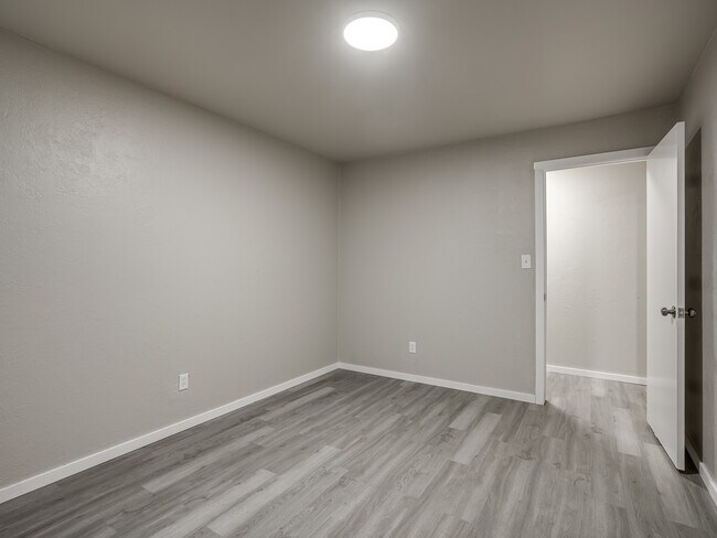 Building Photo - 12136 Thorn Ridge Rd