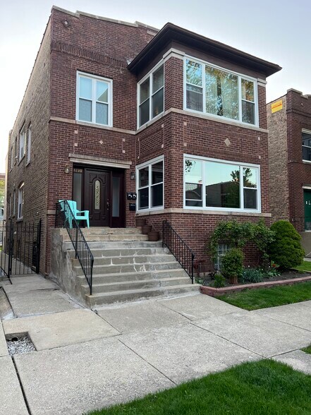 Building Photo - 4220 N Francisco Ave