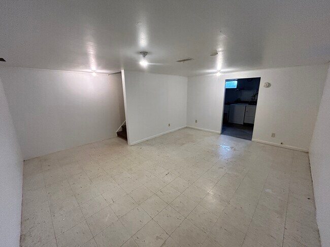 Building Photo - 115 11th Ave NW