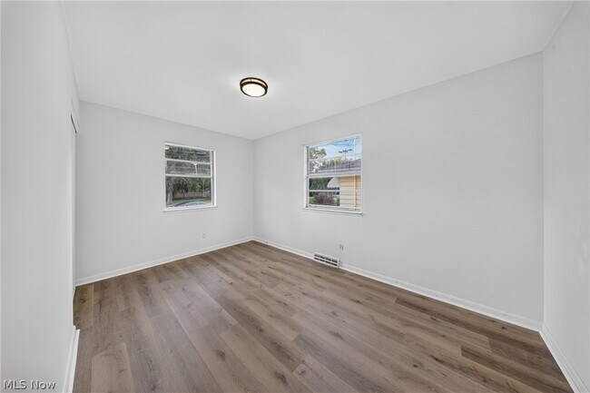 Building Photo - 1095 St Michaels Ave