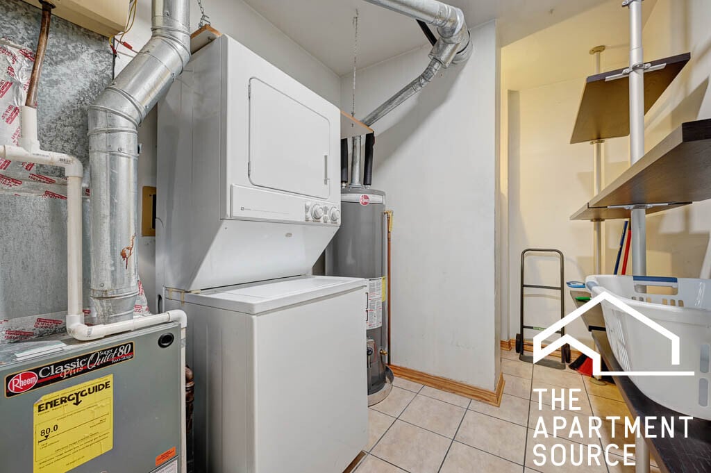 Building Photo - 1760 W Wrightwood Ave