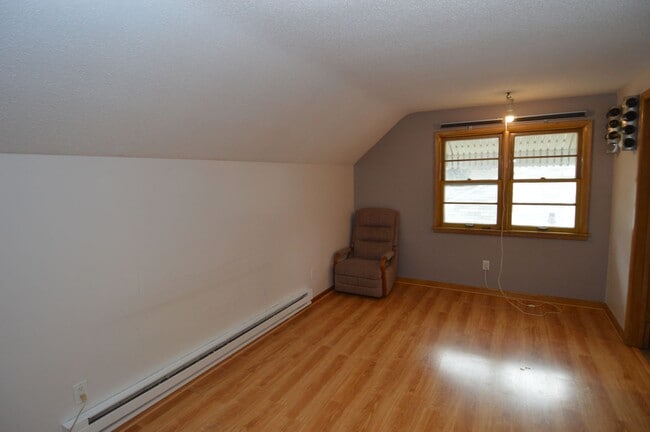 Building Photo - 2327 University Ave