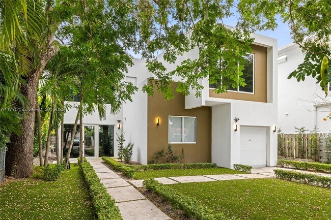 Building Photo - 1816 SW 23rd St