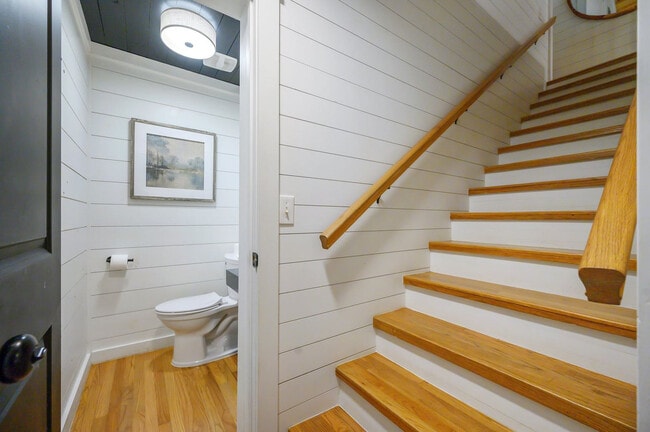 Building Photo - 47 White Pne Rd