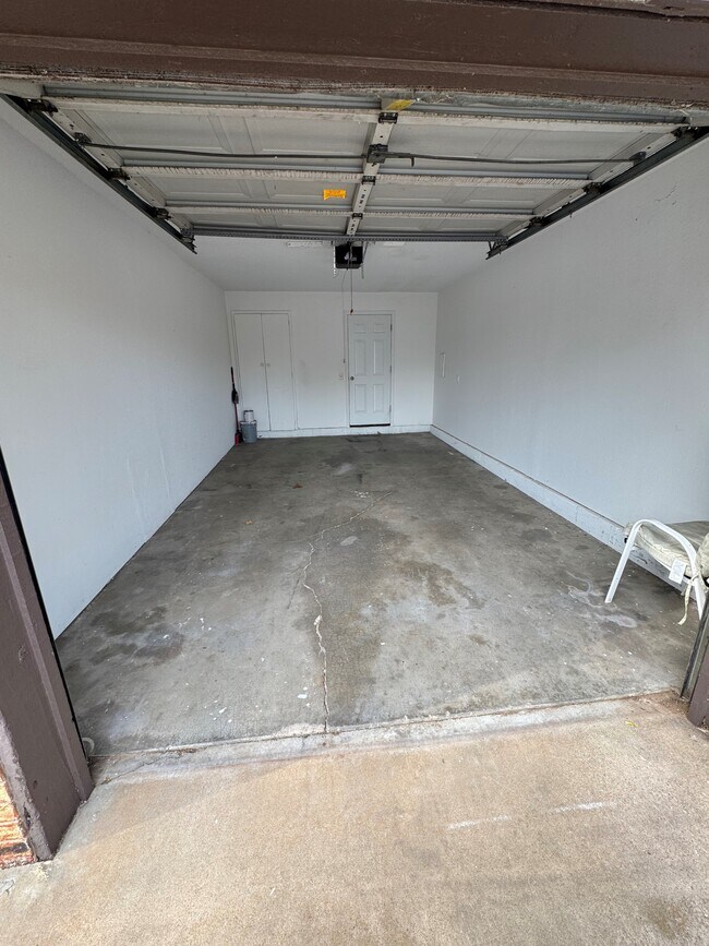 Building Photo - 415 Wild Wind Rd