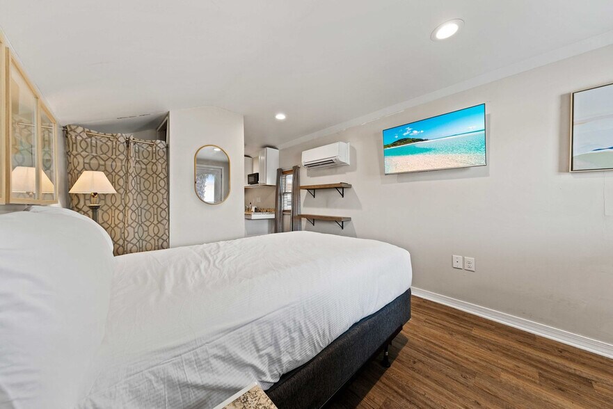 Building Photo - 110 Eglin Pkwy SE