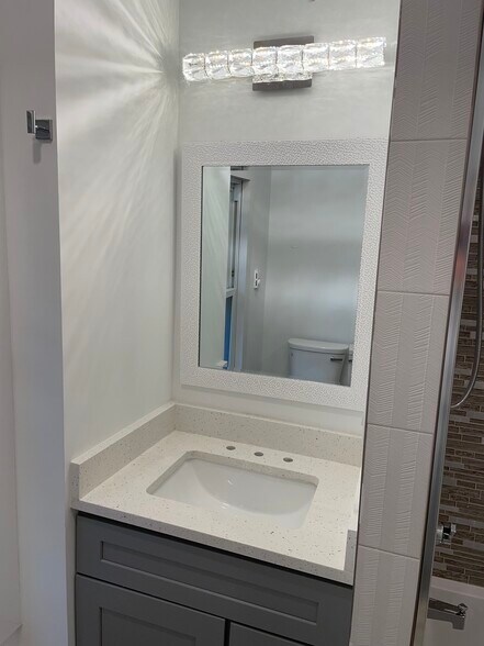 Bathroom - 2776 Maple Ave