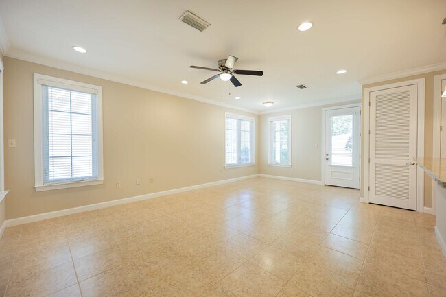 Building Photo - Church Street Village Home For Rent