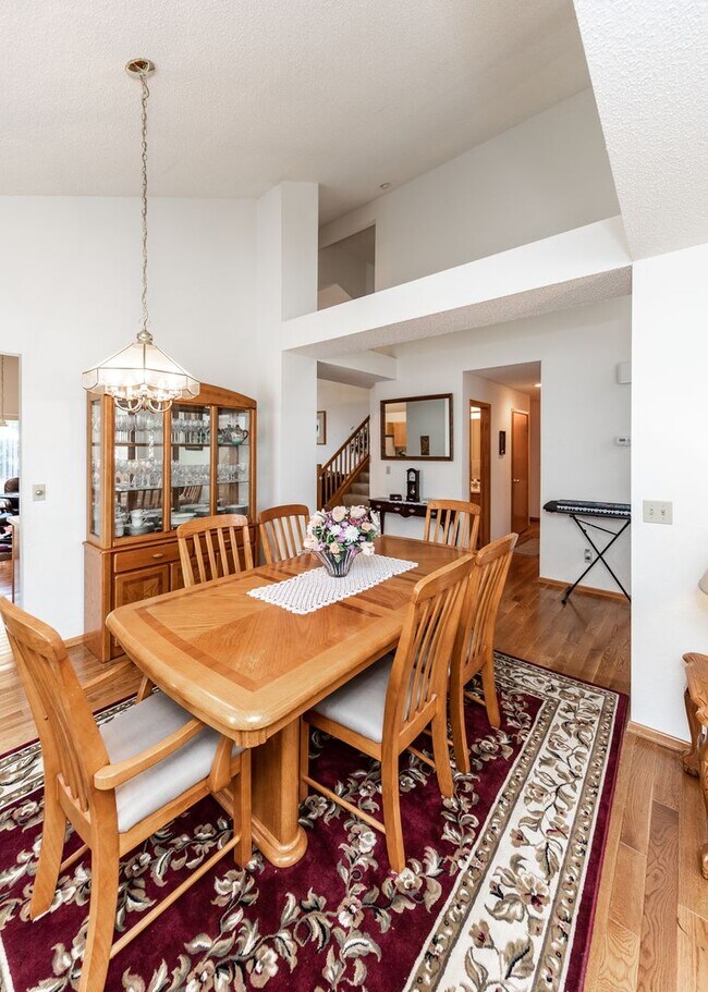 Building Photo - Spacious 5 Bedroom in D20 centrally located