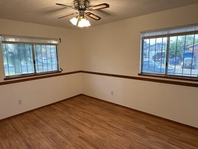 Building Photo - 570 N Lemona St