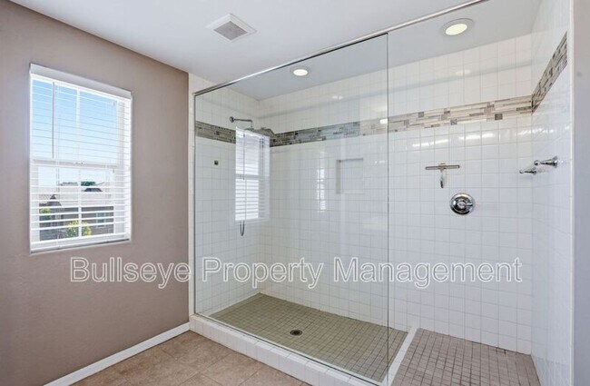 Building Photo - 304 N 78th Pl