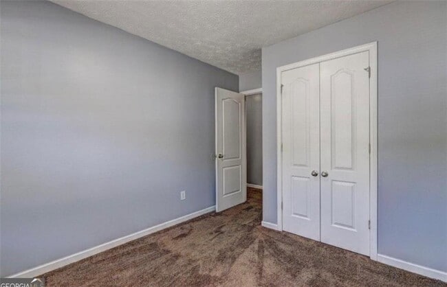 Building Photo - 6316 Ellenwood Dr