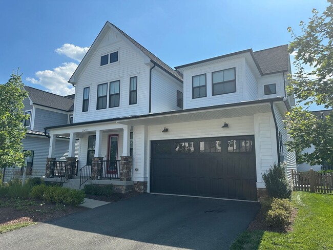 Building Photo - Stylish And Spacious 4 Bed 3.5 Bath Home I...