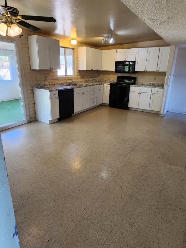Building Photo - 1575 S Rocky Mountain Dr