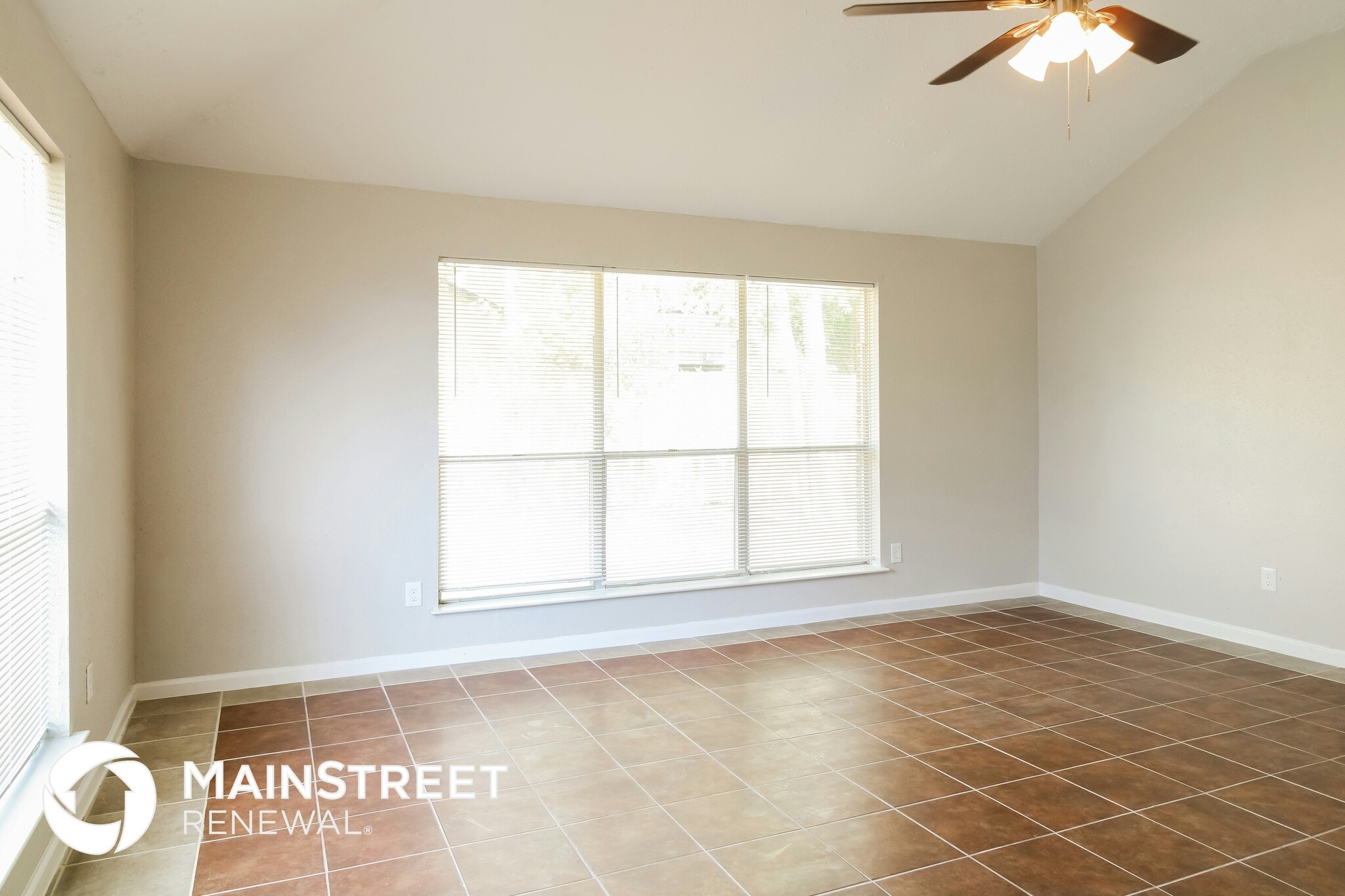 Building Photo - 12418 Meadow Briar Dr