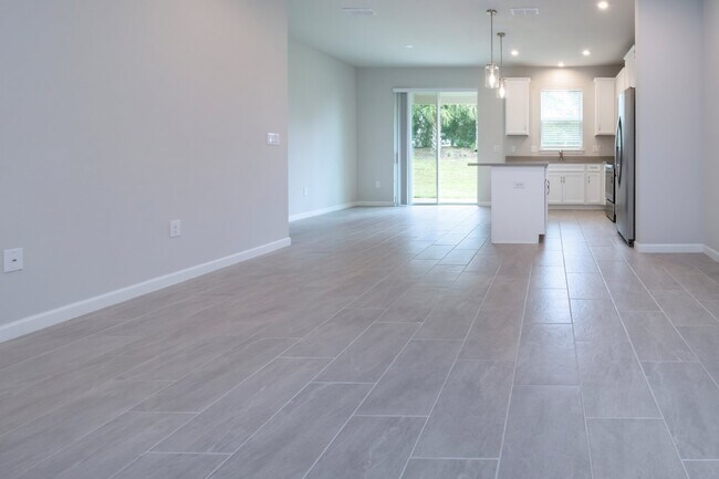 Building Photo - Stunning 3 Bed Townhouse for Rent in Lakewood Ranch! Spacious, Modern, and Move-In Ready!