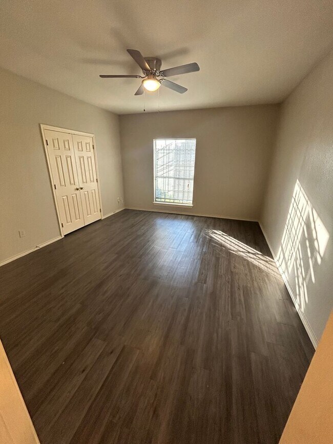 Building Photo - 4420 St Francis Ave