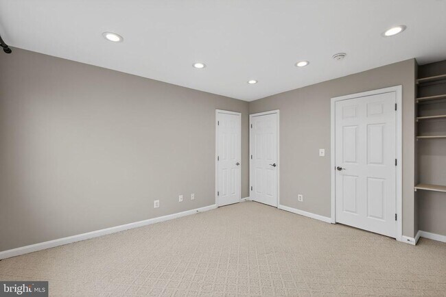 Building Photo - 1455A N Van Dorn St