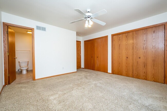 Building Photo - 7 Redtail Ct