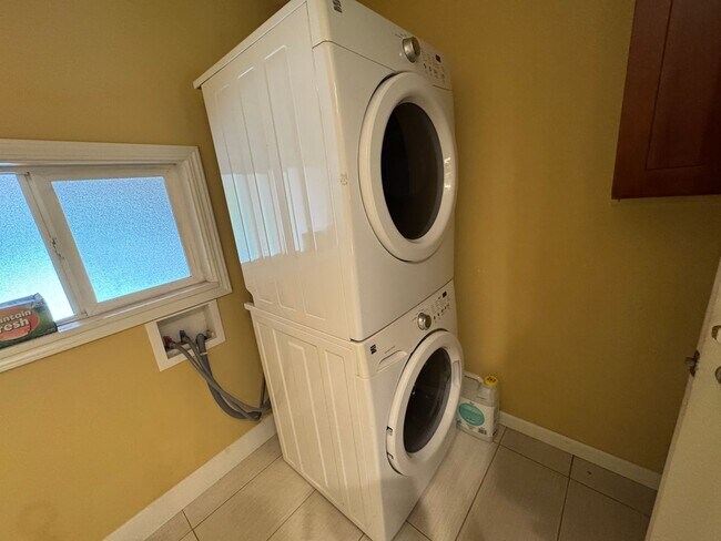 Building Photo - Bellingham 2 bedroom/1 Bathroom