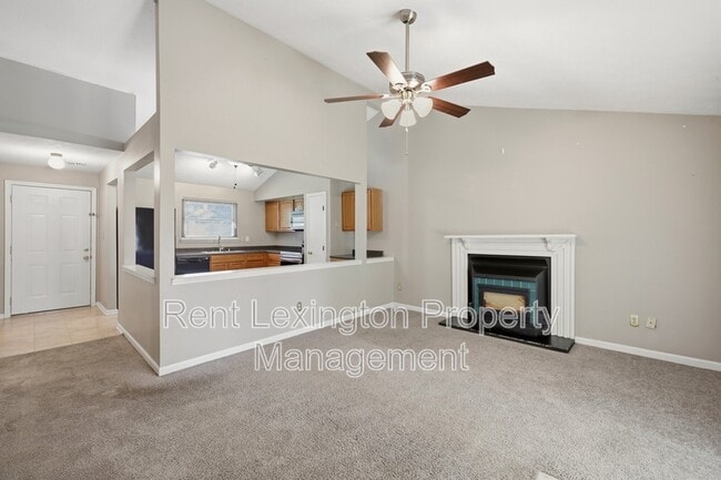 Building Photo - 3352 Featherston Dr