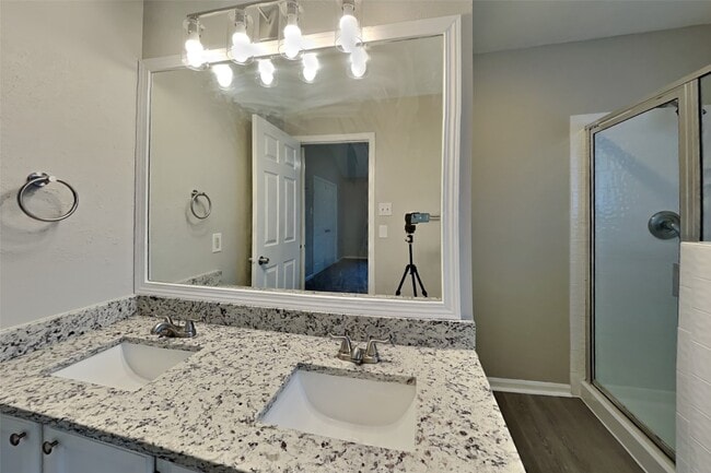 Building Photo - 3418 Creek Manor Dr