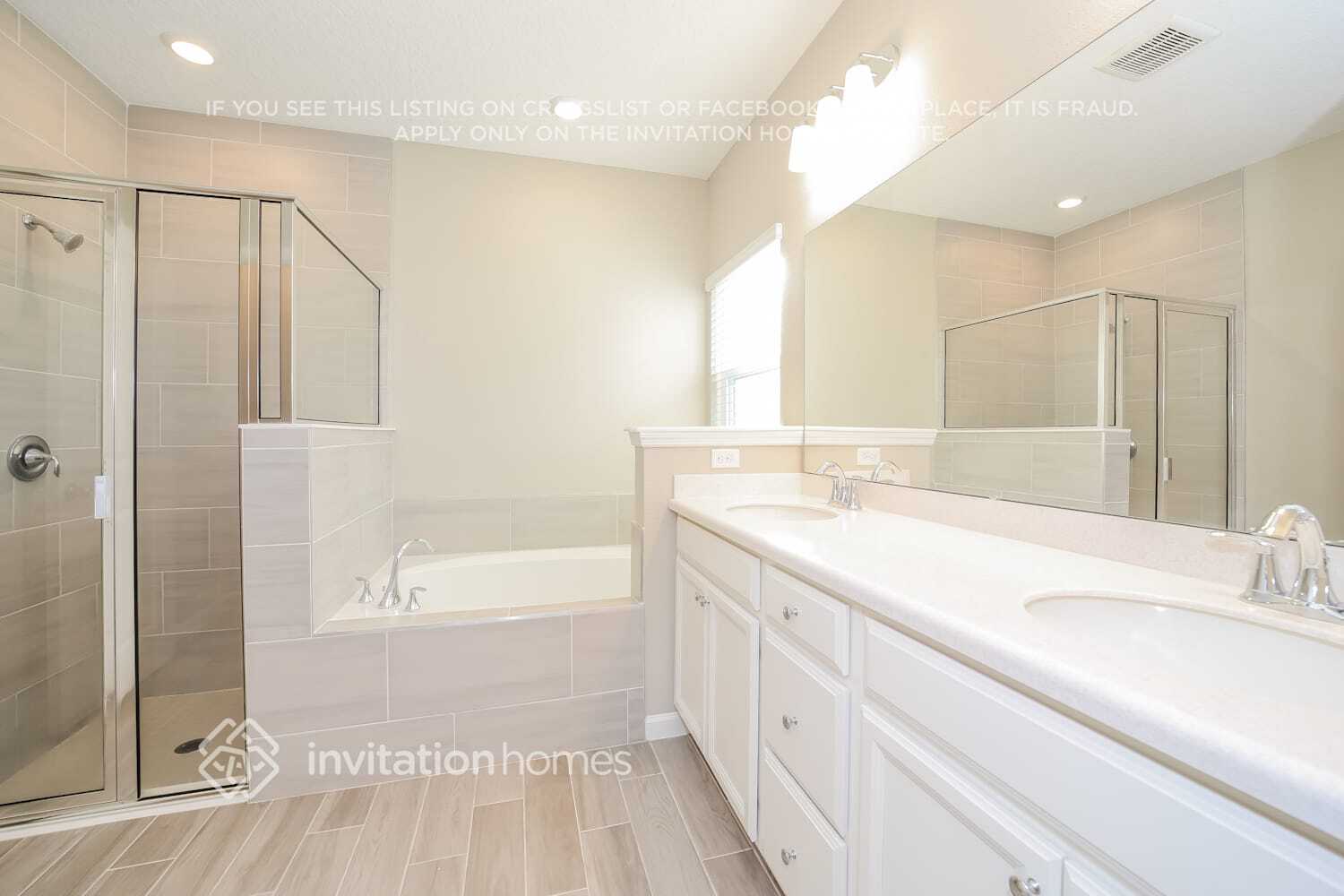 Building Photo - 10015 Lemon Grass Ln