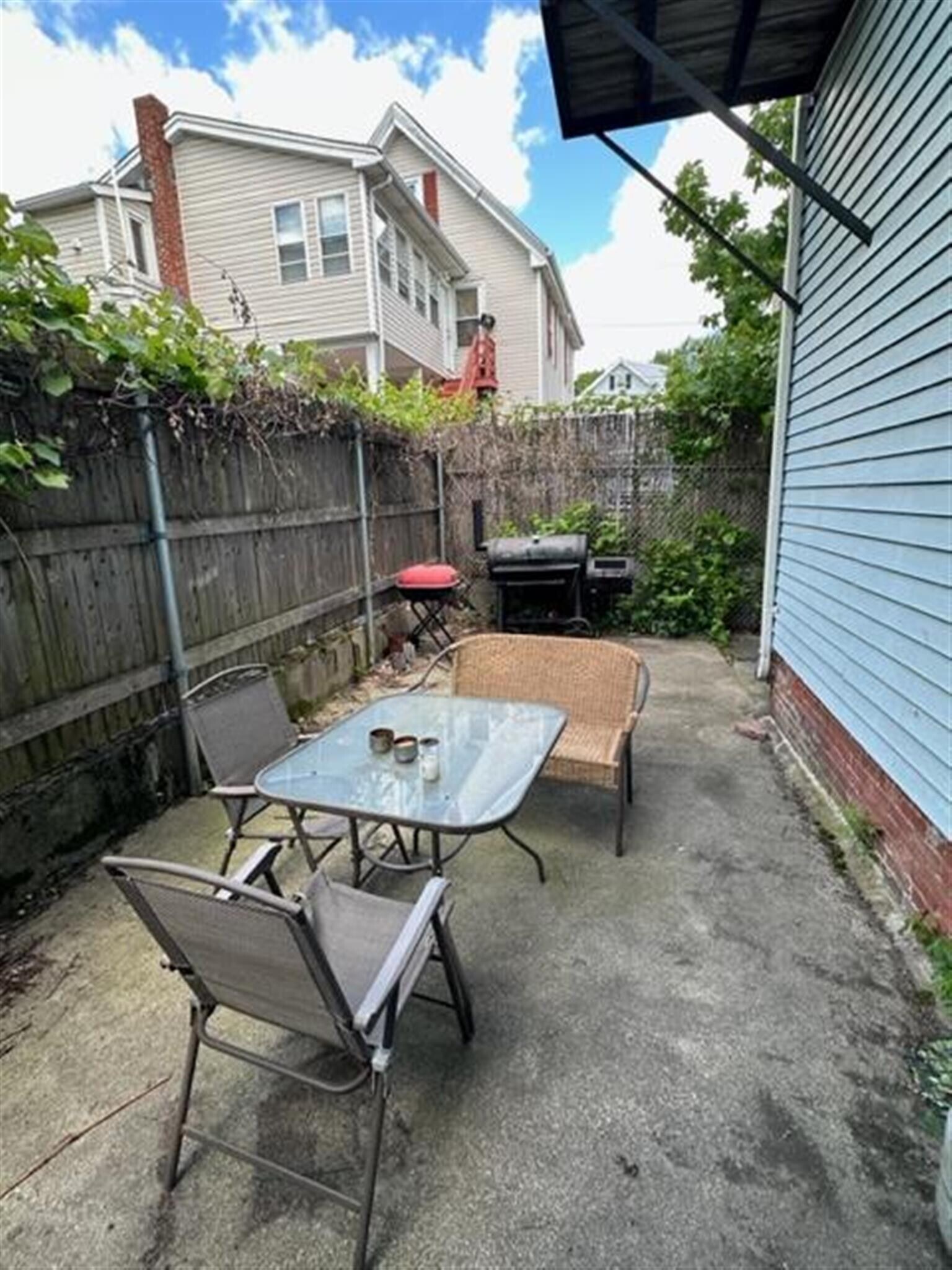 Building Photo - 87 Summer St