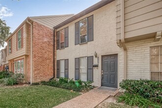 Building Photo - 10217 Longmont Dr