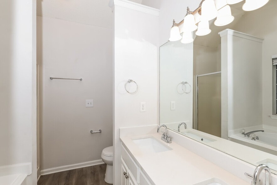 Building Photo - 1427 Isleworth Cir