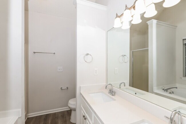 Building Photo - 1427 Isleworth Cir