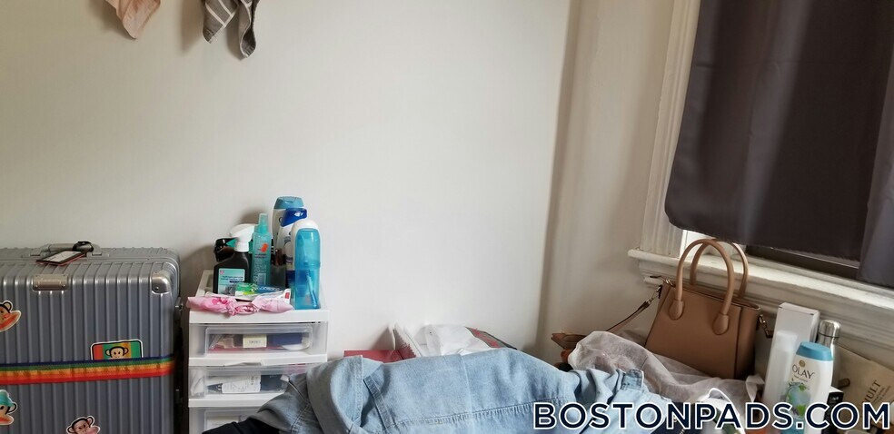 Building Photo - 110 Willow St