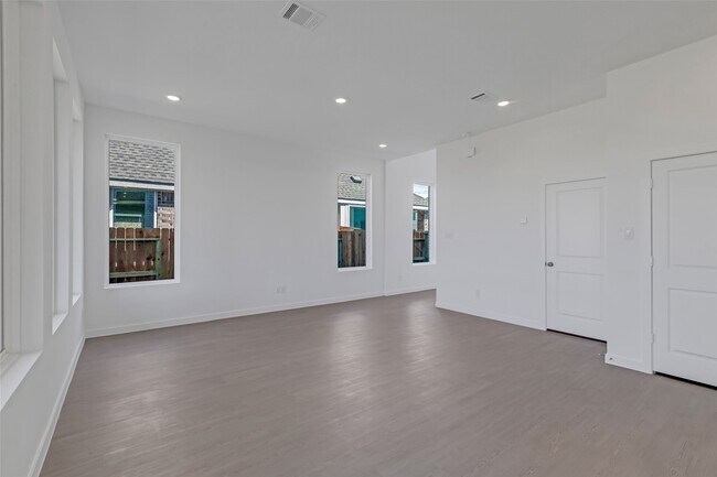 Building Photo - 27318 Sweetwater Bay Dr