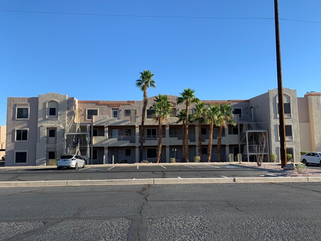 Building Photo - 2 bedroom condo in Laughlin!