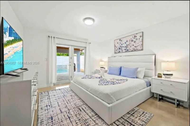 Building Photo - 2200 Lincoln Ave