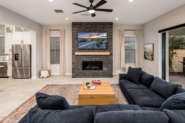 Building Photo - 6615 E Libby St