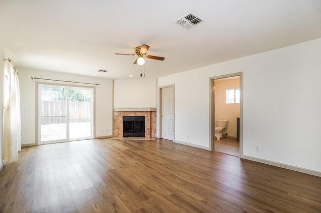 Building Photo - 6500 Lockhurst Dr