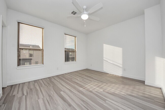 Building Photo - 18716 Centro Main St