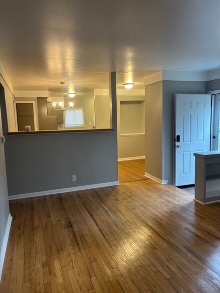 Building Photo - 1034 McKeighan Ave