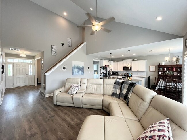 Building Photo - Private 4BR, 2.5BA Home with Modern Finishes, Back Deck and Large Yard, on a Nearly Half Acre Lot