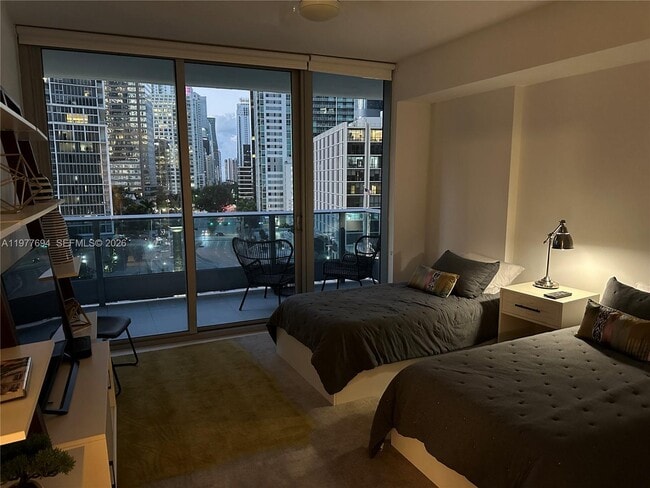 Building Photo - 200 S Biscayne Blvd