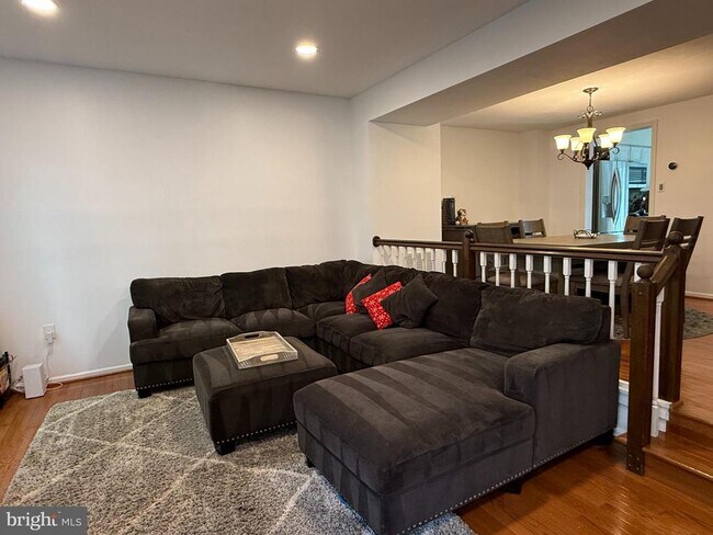 Building Photo - 5832 Apsley House Ct