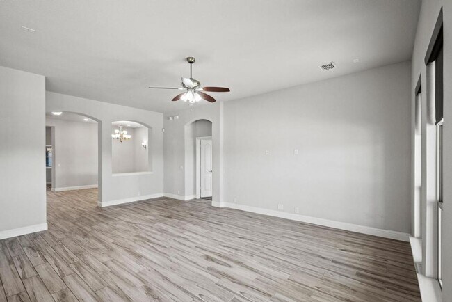 Building Photo - 314 Waverly Dr