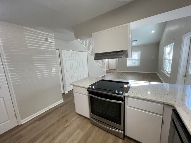 Building Photo - 3031 Royal Palm Way