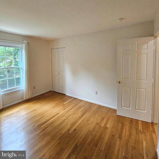 Building Photo - 6004 Station View Ct