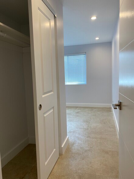 Building Photo - 52 Avalon Dr