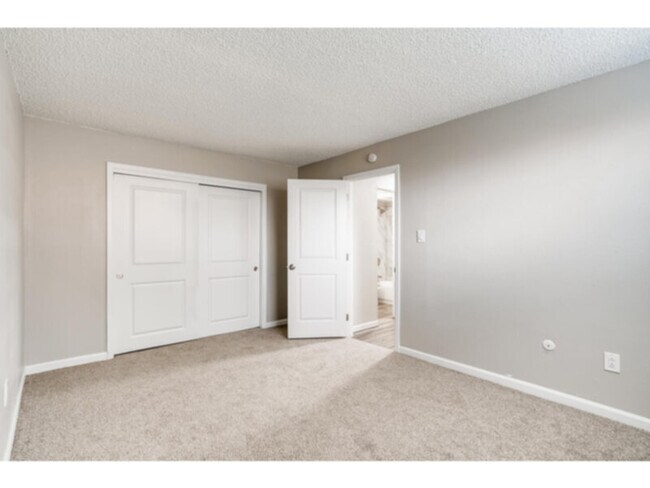 Building Photo - 4603 S Lowell Blvd