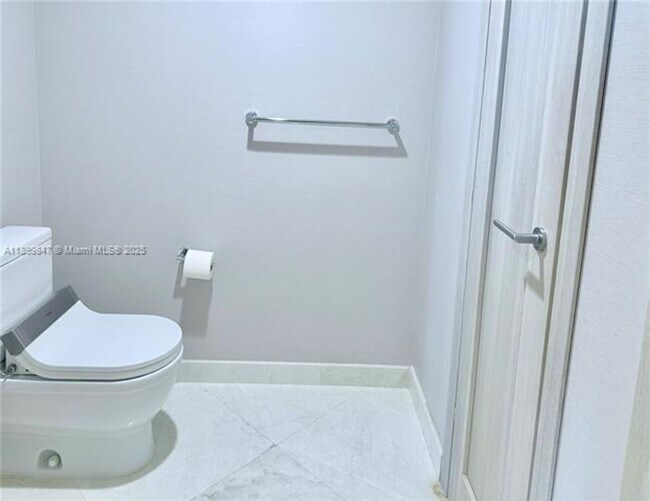 Building Photo - 17111 Biscayne Blvd