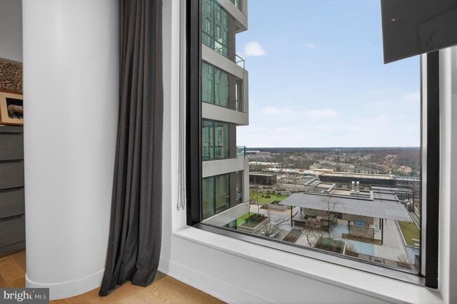 Building Photo - 1650 Silver Hill Dr