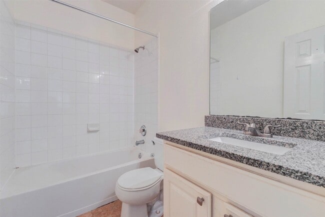 Building Photo - 7434 Jacobs Well Dr